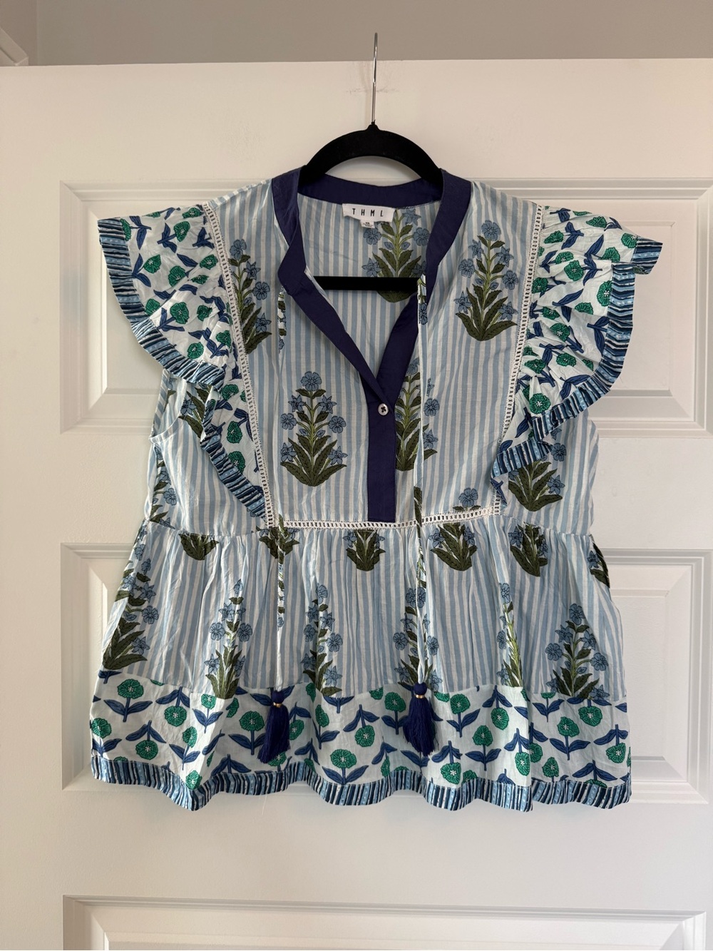 NWOT THML Flutter Sleeve Contrast Trim Top